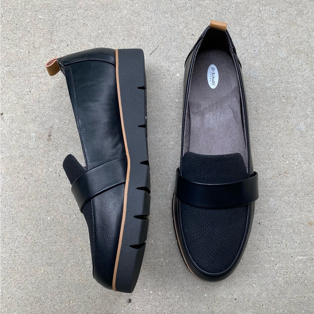 Black Webster Dr. Scholl’s loafers.